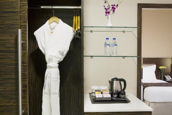 Gateway Hotel image 16