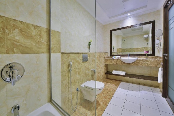 Gateway Hotel image 39